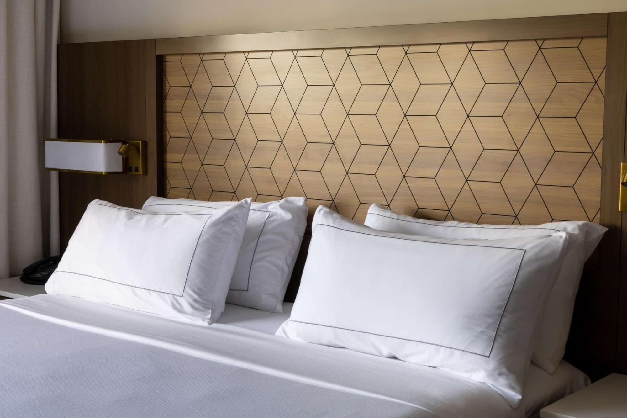 Doubletree By Hilton Tinton Falls-Итънтаун Екстериор снимка