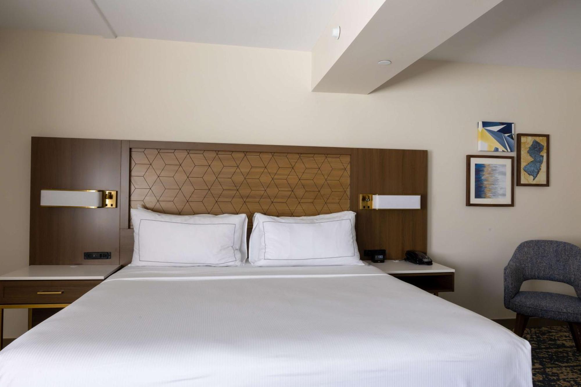 Doubletree By Hilton Tinton Falls-Итънтаун Екстериор снимка