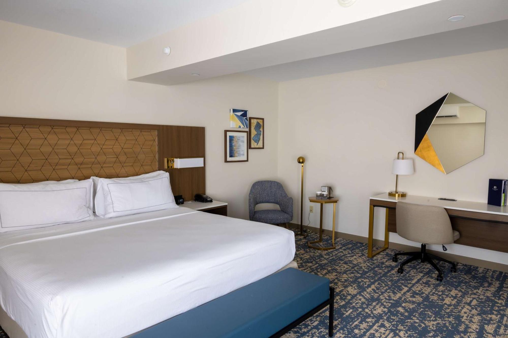 Doubletree By Hilton Tinton Falls-Итънтаун Екстериор снимка