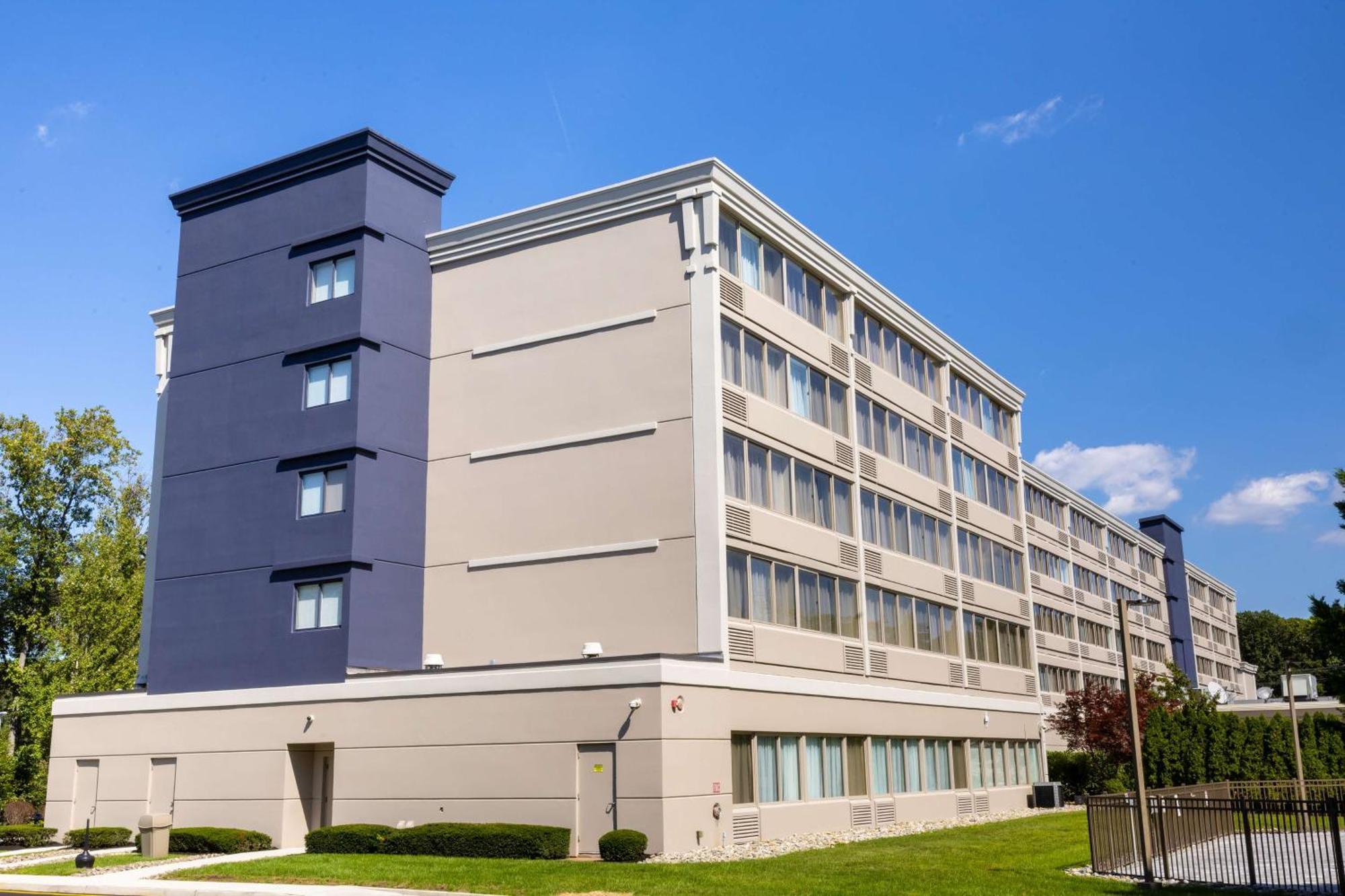 Doubletree By Hilton Tinton Falls-Итънтаун Екстериор снимка